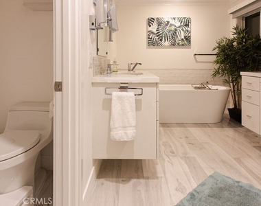 16 North Stonington - Photo Thumbnail 12