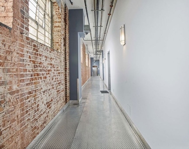 652 Mateo Street - Photo Thumbnail 11
