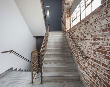 652 Mateo Street - Photo Thumbnail 10