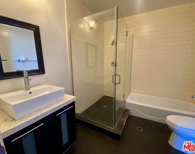 652 Mateo Street - Photo Thumbnail 8