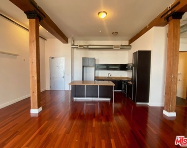 652 Mateo Street - Photo Thumbnail 3