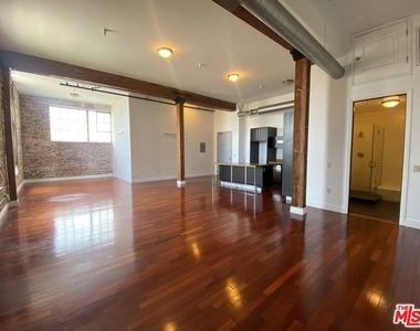 652 Mateo Street - Photo Thumbnail 2