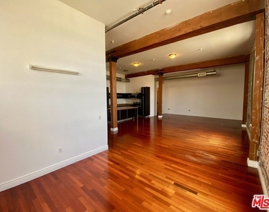 652 Mateo Street - Photo Thumbnail 5
