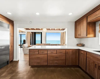 24608 Malibu Road - Photo Thumbnail 12
