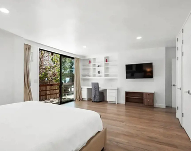 24608 Malibu Road - Photo Thumbnail 5