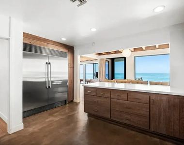 24608 Malibu Road - Photo Thumbnail 10