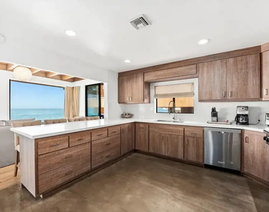 24608 Malibu Road - Photo Thumbnail 8