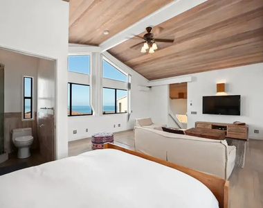 24608 Malibu Road - Photo Thumbnail 21