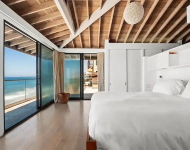 24608 Malibu Road - Photo Thumbnail 6