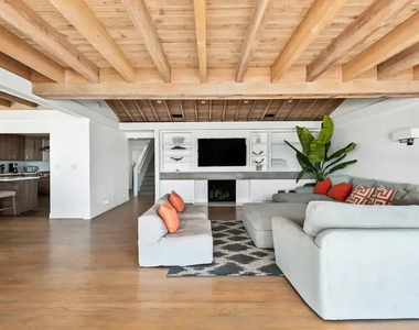 24608 Malibu Road - Photo Thumbnail 30