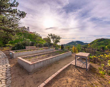 501 Sadie Road - Photo Thumbnail 35