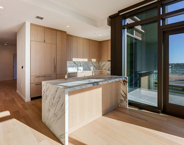 700 Broadway - Photo Thumbnail 9