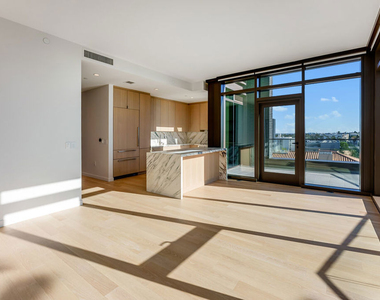 700 Broadway - Photo Thumbnail 12