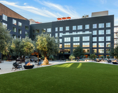 700 Broadway - Photo Thumbnail 51