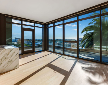 700 Broadway - Photo Thumbnail 6