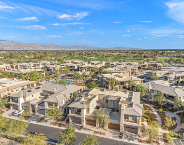 1701 Retreat Circle - Photo Thumbnail 8