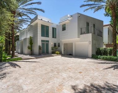 3917 S Le Jeune Road - Photo Thumbnail 3