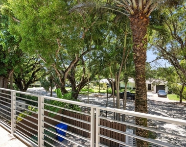 3917 S Le Jeune Road - Photo Thumbnail 90