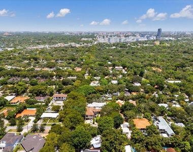 3917 S Le Jeune Road - Photo Thumbnail 17