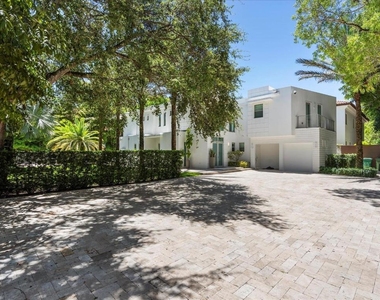 3917 S Le Jeune Road - Photo Thumbnail 2