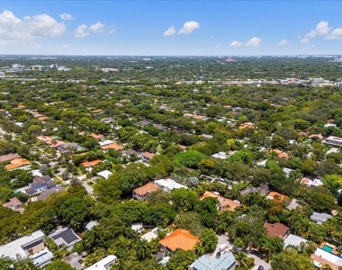 3917 S Le Jeune Road - Photo Thumbnail 19