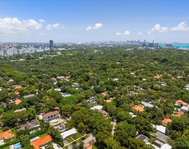 3917 S Le Jeune Road - Photo Thumbnail 18