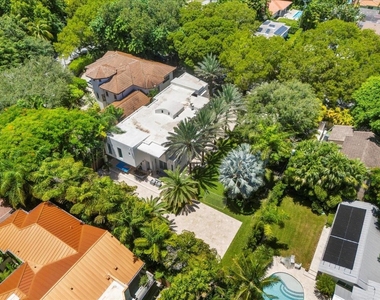 3917 S Le Jeune Road - Photo Thumbnail 15
