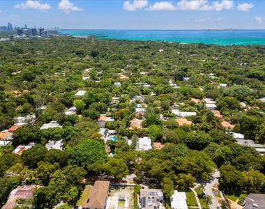 3917 S Le Jeune Road - Photo Thumbnail 16