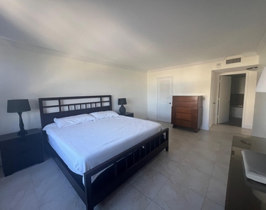 3400 N Ocean Drive - Photo Thumbnail 13