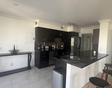 3400 N Ocean Drive - Photo Thumbnail 8