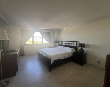3400 N Ocean Drive - Photo Thumbnail 14