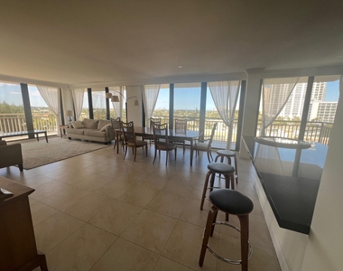 3400 N Ocean Drive - Photo Thumbnail 2