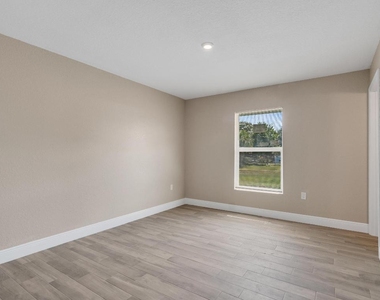1405 Avenue G - Photo Thumbnail 12