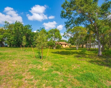 1405 Avenue G - Photo Thumbnail 27