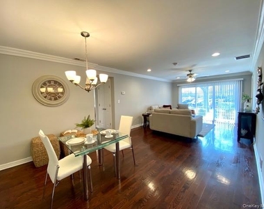 105 Westwood Drive - Photo Thumbnail 2