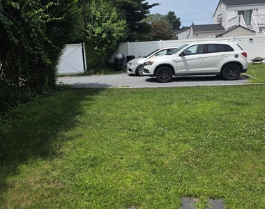 23 Seaman Neck Road - Photo Thumbnail 11