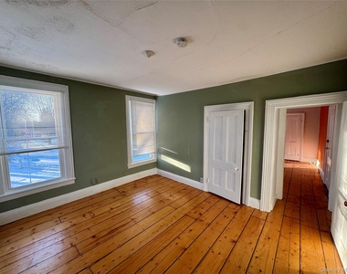 1860 E Main Street - Photo Thumbnail 2