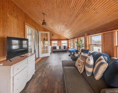 639 Ocean Breeze Walk - Photo Thumbnail 12