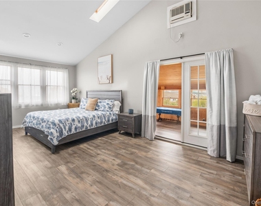 639 Ocean Breeze Walk - Photo Thumbnail 8