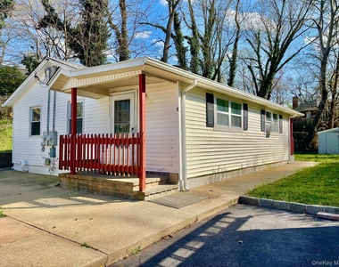 188 Hallock Landing Road - Photo Thumbnail 1