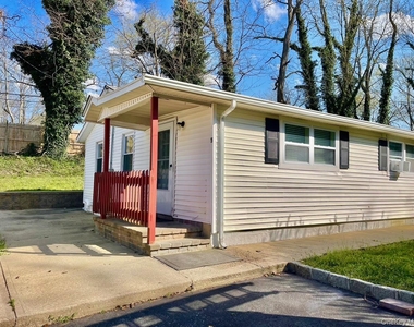 188 Hallock Landing Road - Photo Thumbnail 12