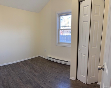 188 Hallock Landing Road - Photo Thumbnail 9