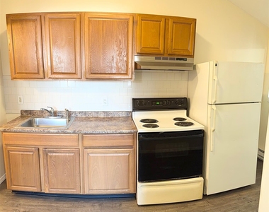 188 Hallock Landing Road - Photo Thumbnail 2