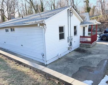 188 Hallock Landing Road - Photo Thumbnail 14