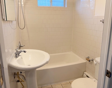 188 Hallock Landing Road - Photo Thumbnail 5