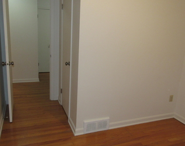 34b Commodore Street - Photo Thumbnail 17