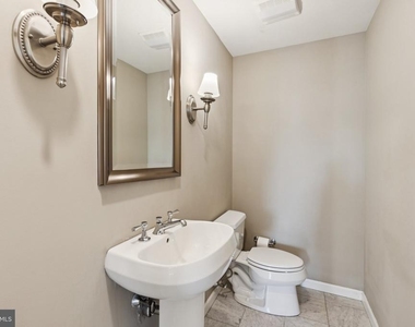 1811 Chestnut Street - Photo Thumbnail 16