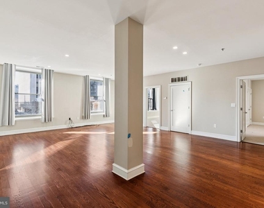 1811 Chestnut Street - Photo Thumbnail 10
