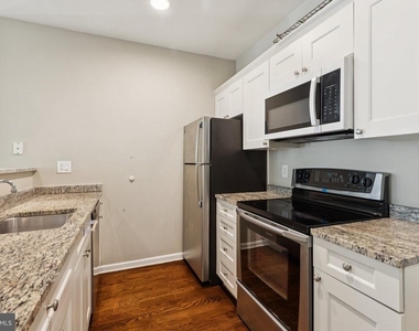 1811 Chestnut Street - Photo Thumbnail 8