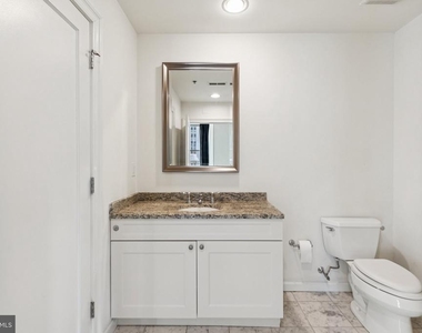 1811 Chestnut Street - Photo Thumbnail 21